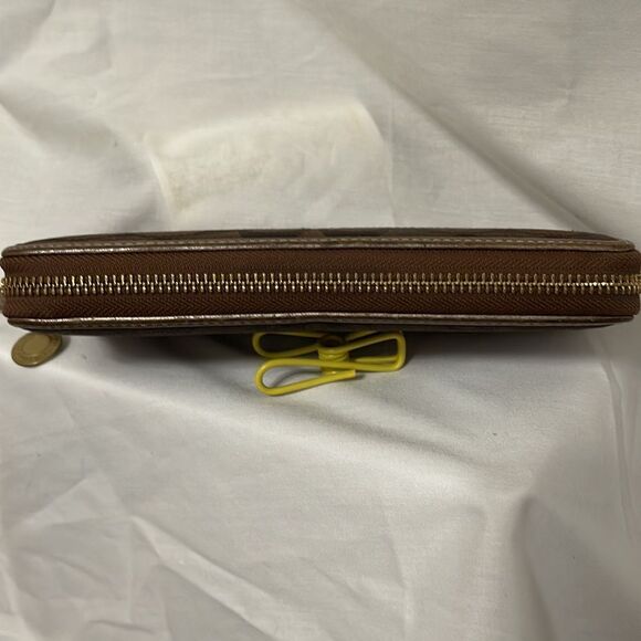 Coach Signature Brown Accordion Wallet with Satin Stripes in the interior - Picture 5 of 16